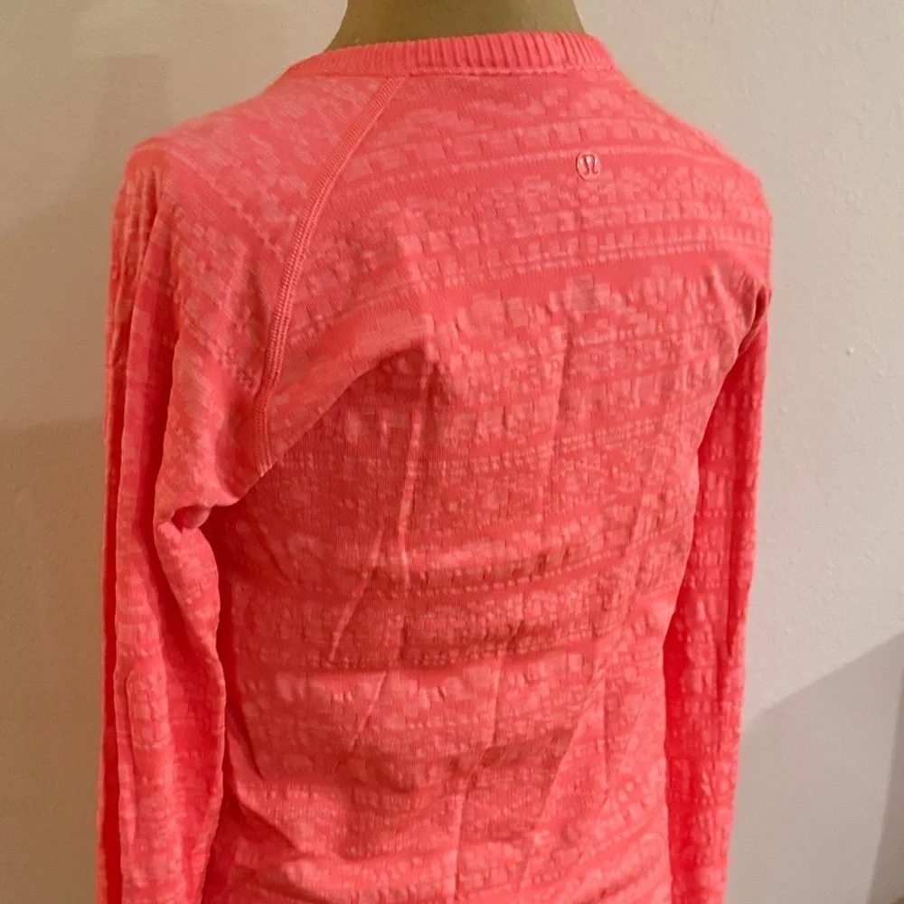 Lululemon sz 6 Rest Less Pullover Heathered Electric Coral NWOT new condition
